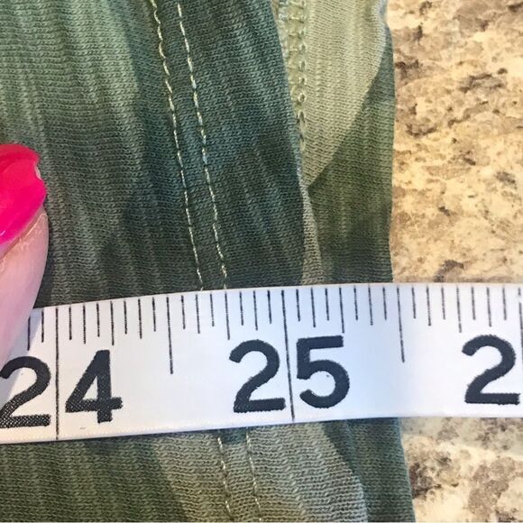 Old Navy Camouflage Tank Top Green Size Medium - Picture 8 of 12